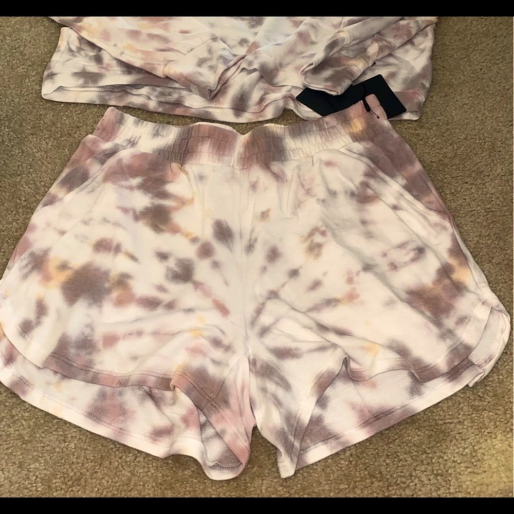 Size M DYI shorts